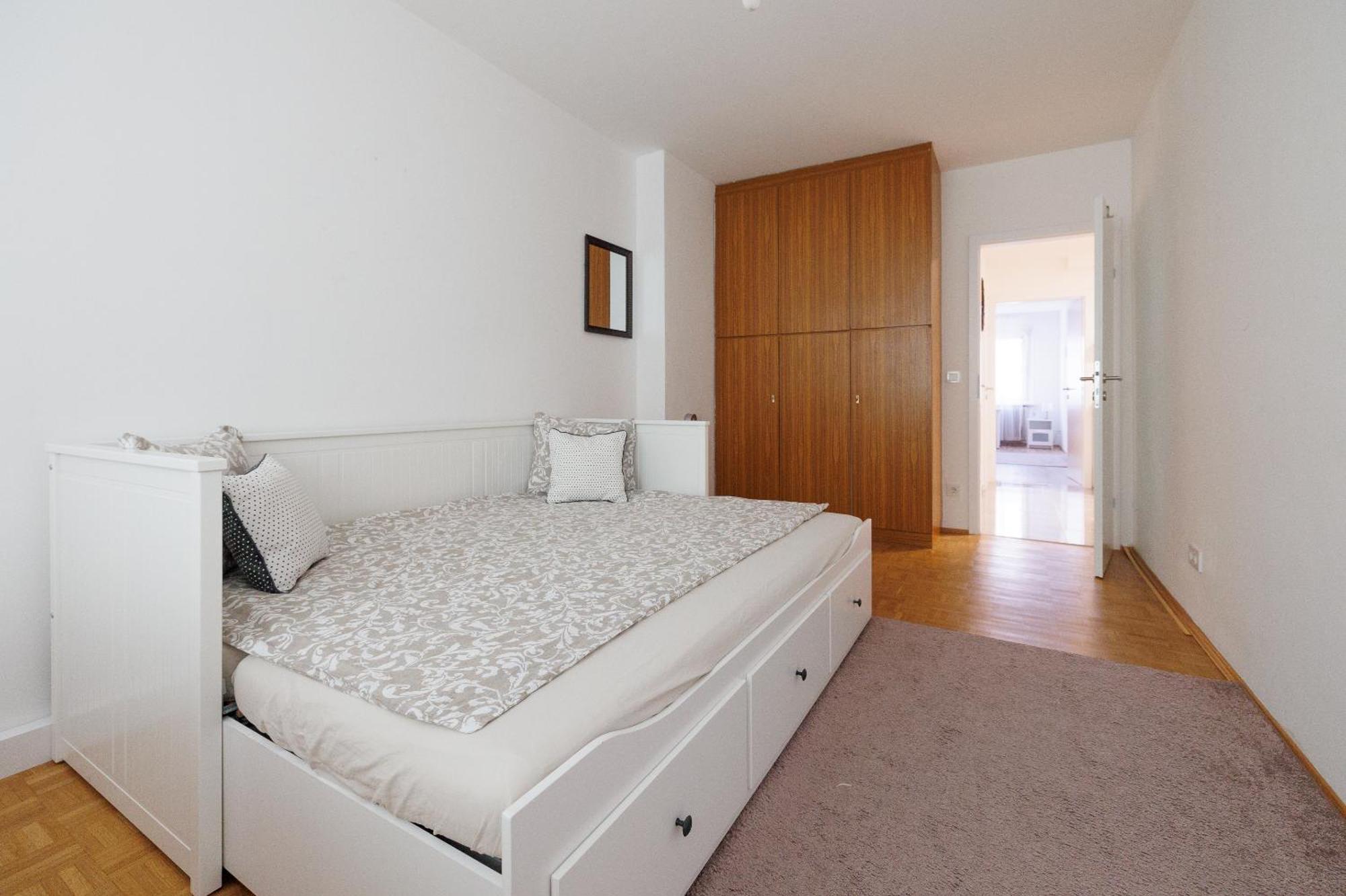 Cozy, Spacious And Charming 4 Bedrooms Apartament Appartement *