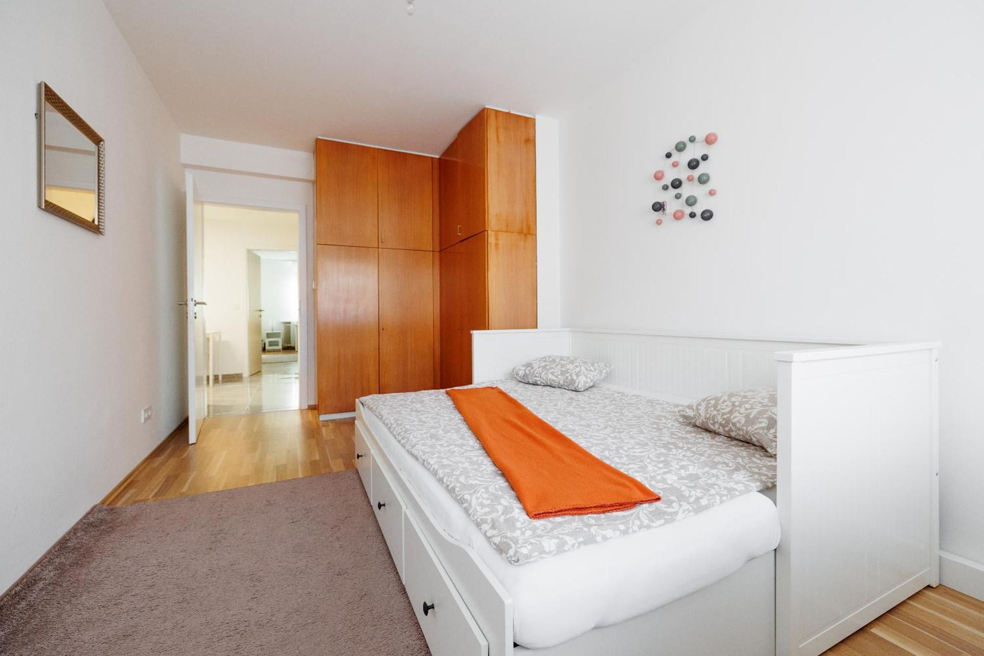Cozy, Spacious And Charming 4 Bedrooms Apartament * Wenen