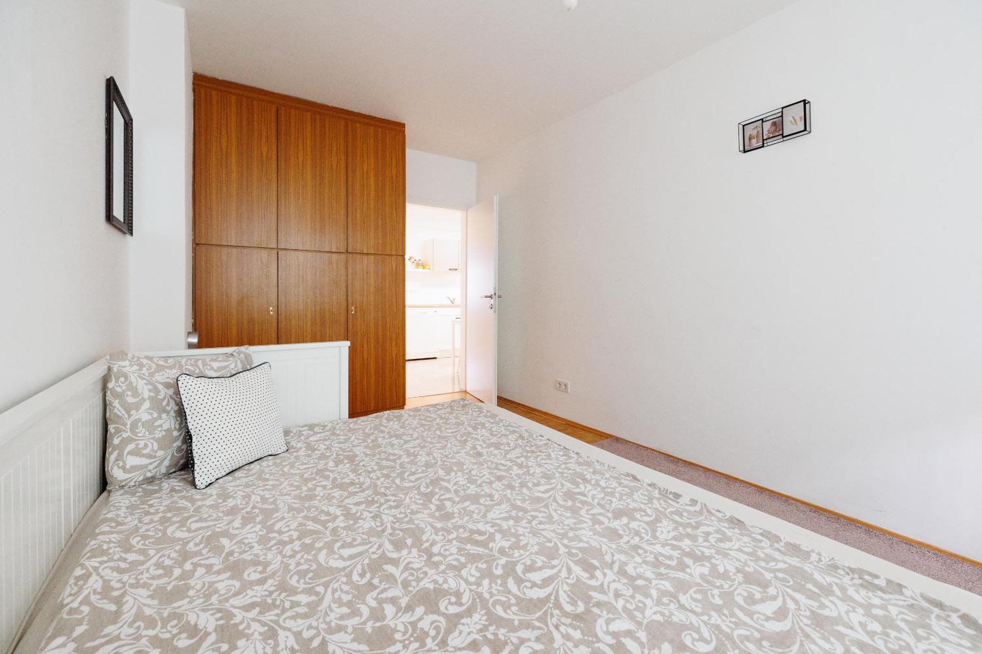 Cozy, Spacious And Charming 4 Bedrooms Apartament Appartement Wenen