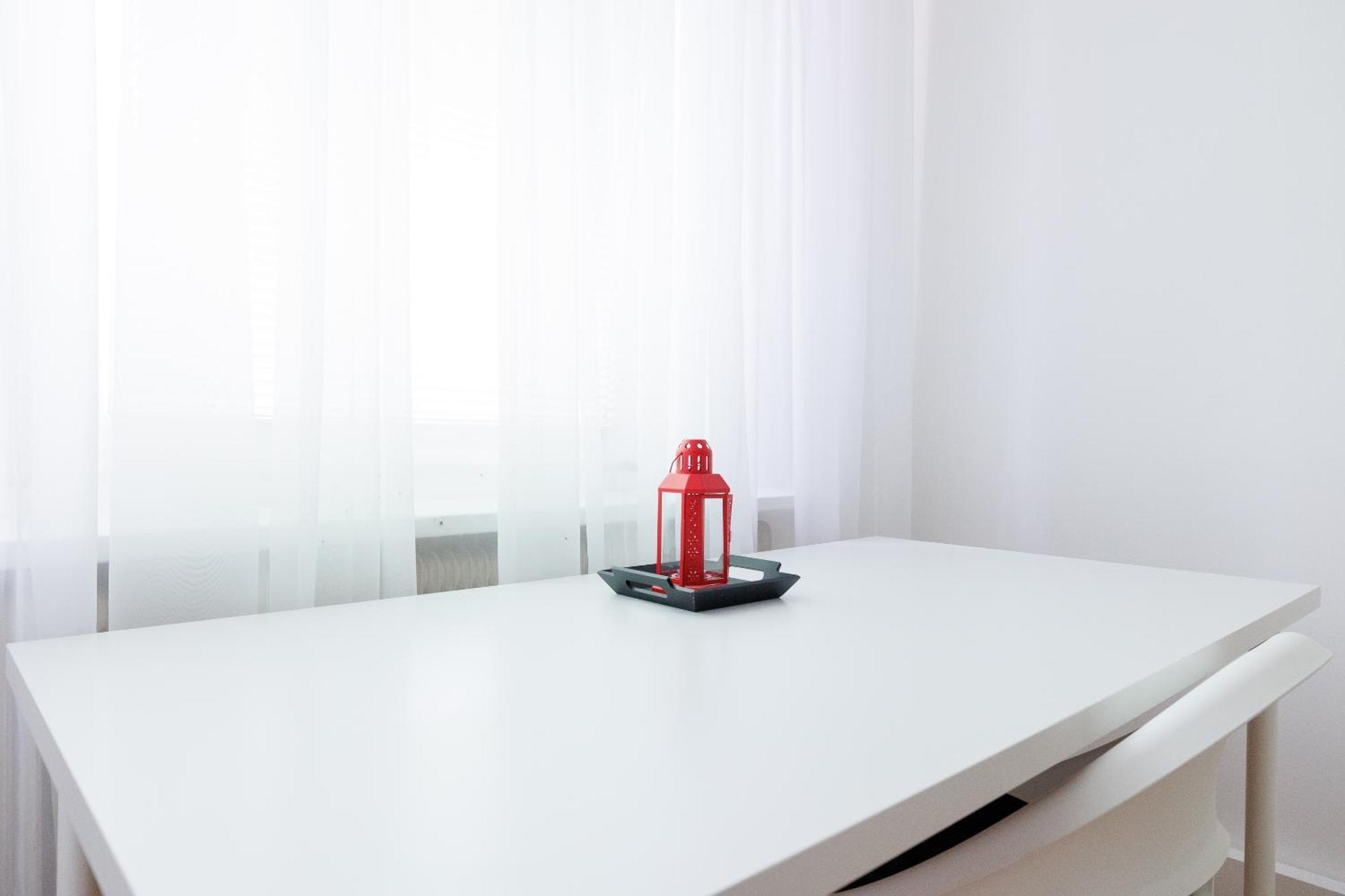 Neue Renovierte Und Möblierte Charmante Wohnung!!! *