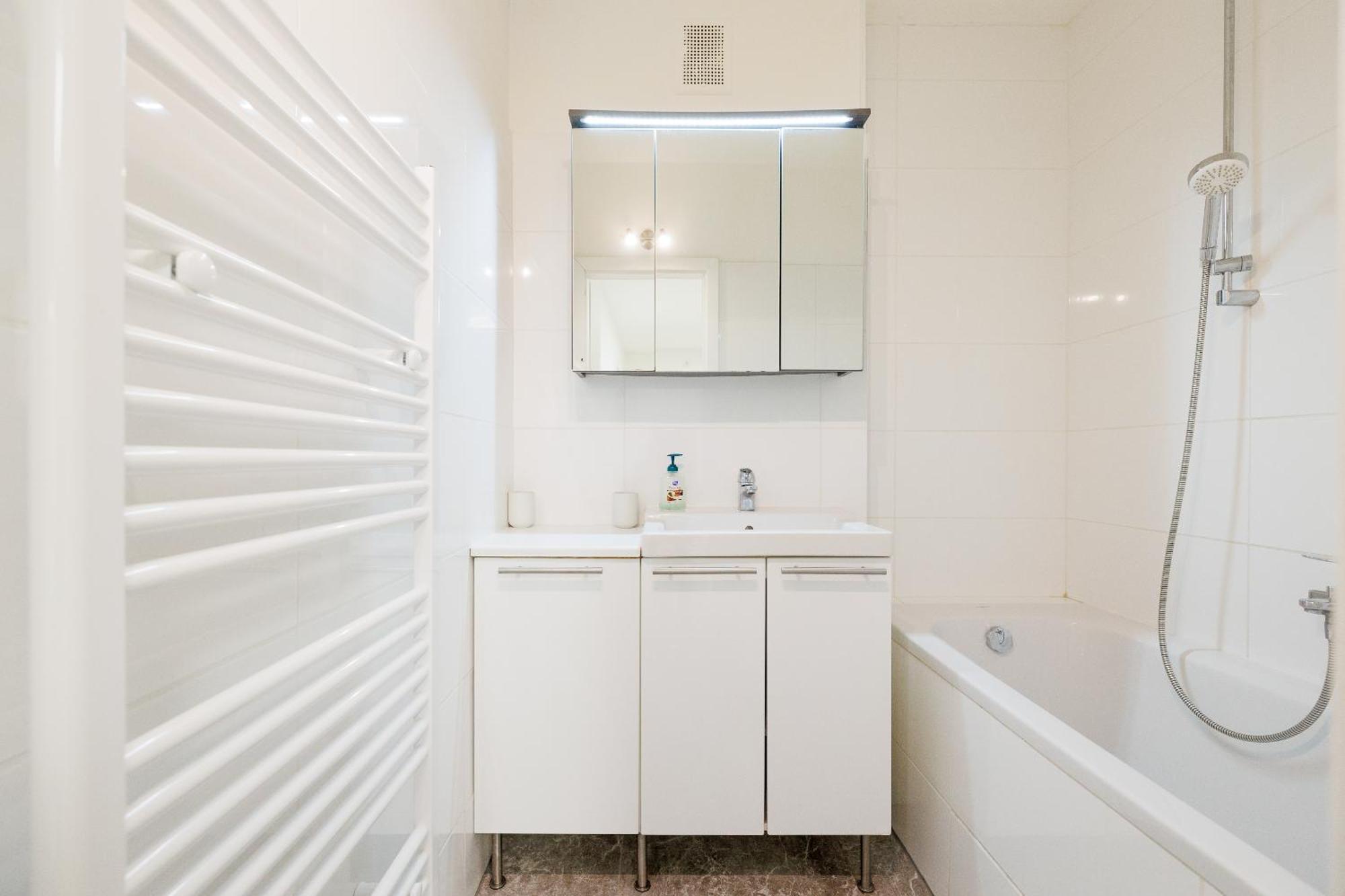 Neue Renovierte Und Möblierte Charmante Wohnung!!! * Wien